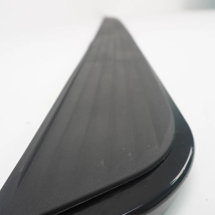Range Rover Velar side step tread detail