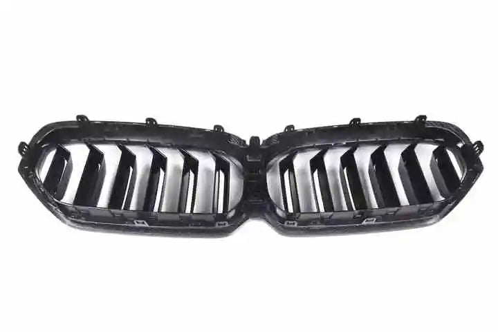 BMW G31 Estate LCI front grille close-up