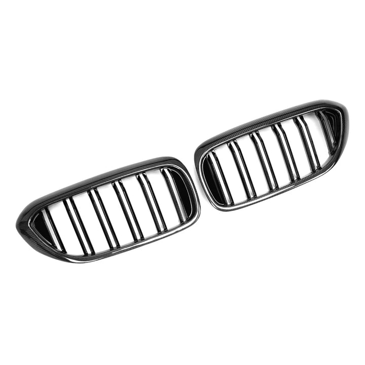 Carbon fibre kidney grille for BMW G30 Pre-LCI showing weave