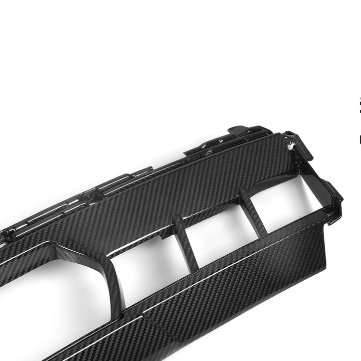 BMW X5 G05 LCI front bumper carbon fibre detail close up