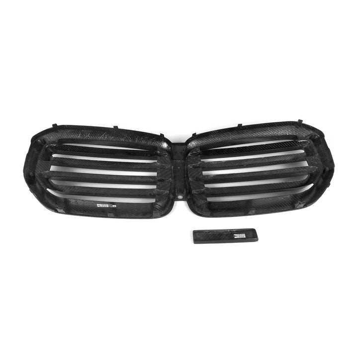 Dry carbon fibre grille for BMW X5 G05 LCI showing weave