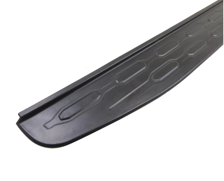 Land Rover Discovery 5 black silver side steps close-up