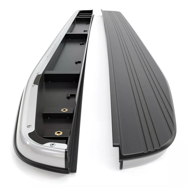 Range Rover Sport L494 side step trim detail