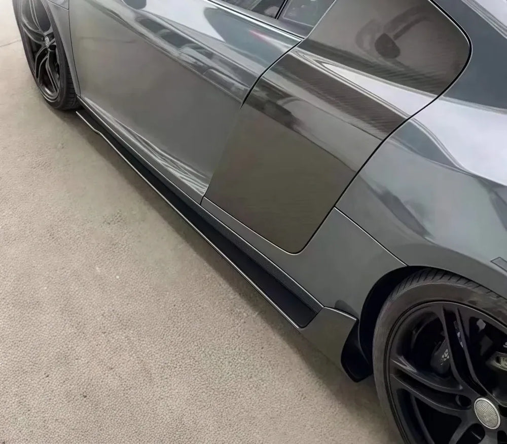 Audi R8 Gen 1 V8 side skirt installed