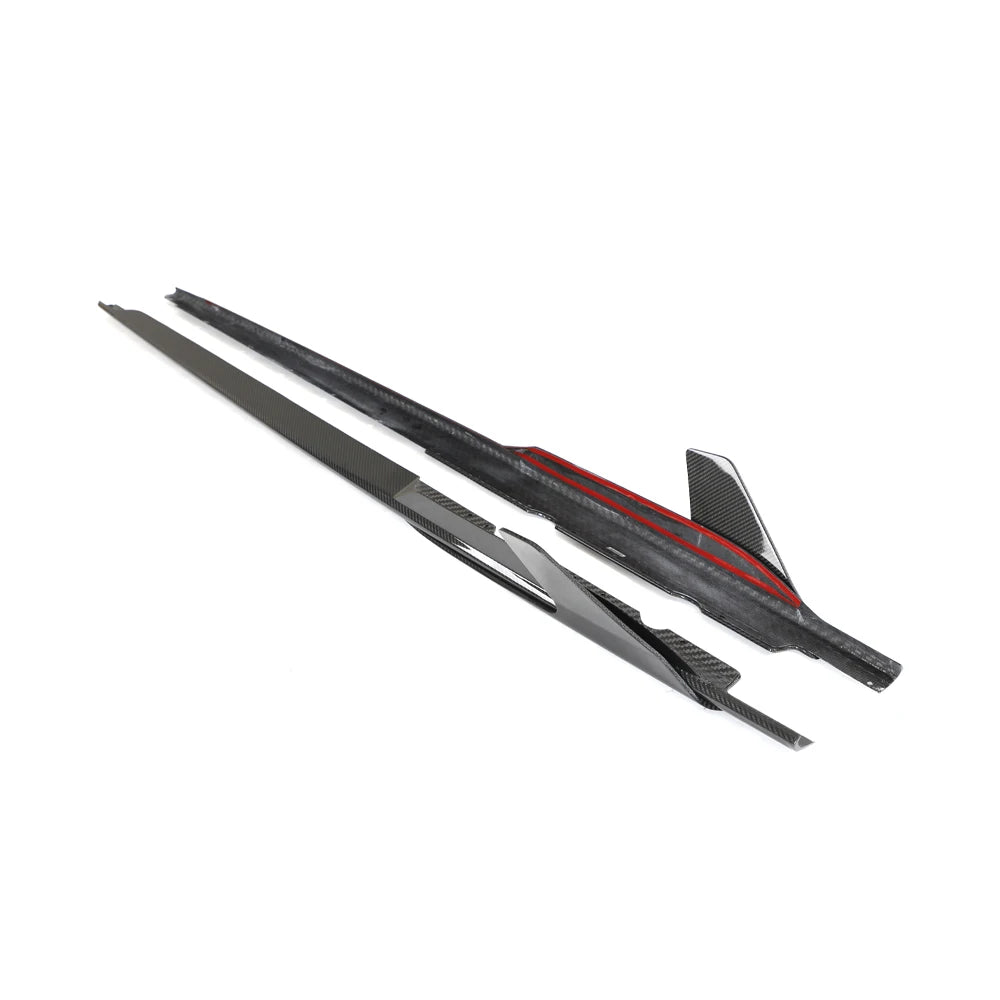 Pre-Preg carbon fibre side skirt for Audi R8 Facelift showing weave