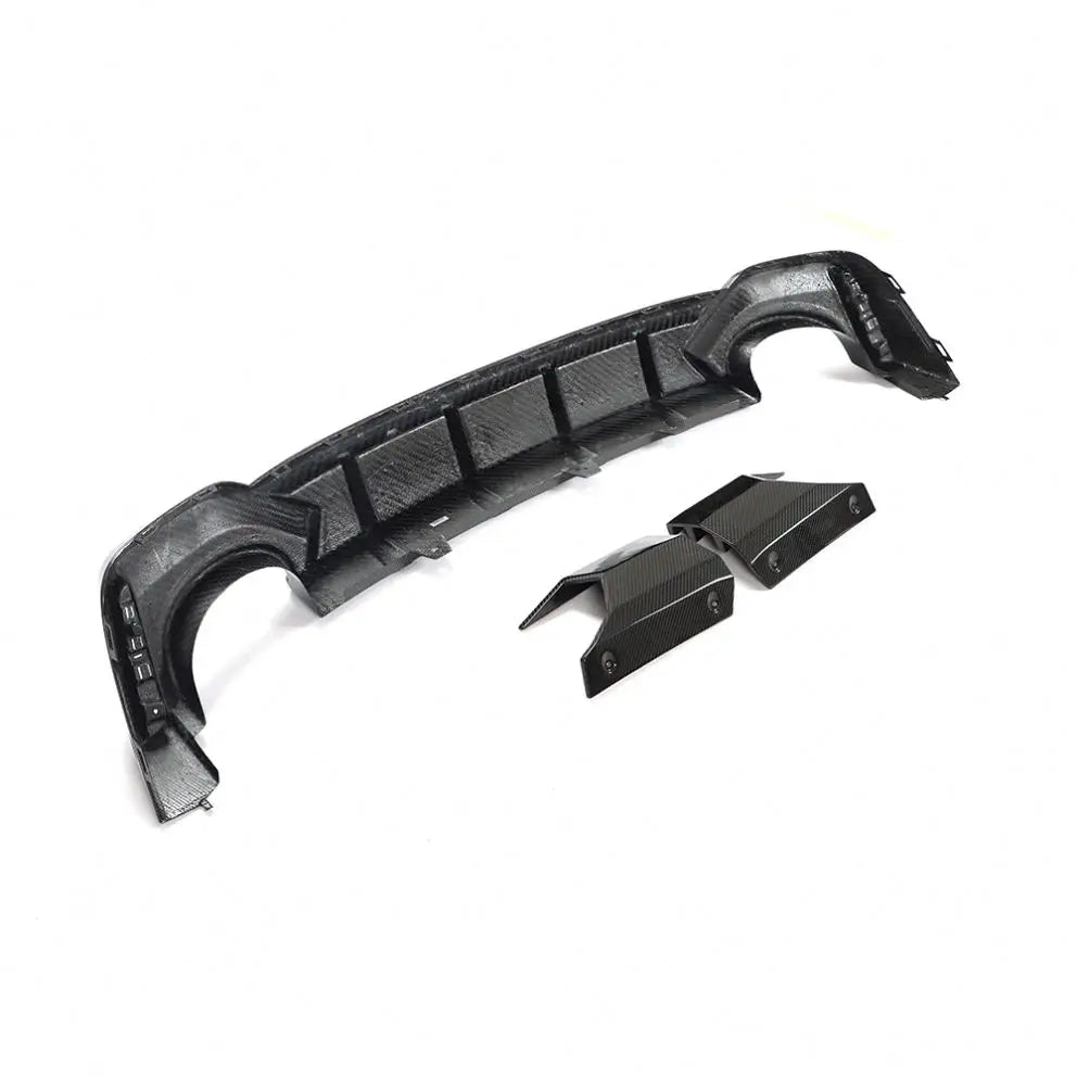 Audi RS6 C8 rear bumper carbon fibre detail