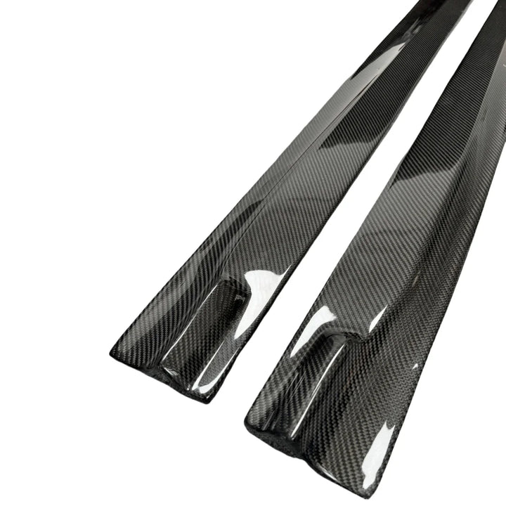 Carbon fibre side skirt for BMW X5M F85 showing weave