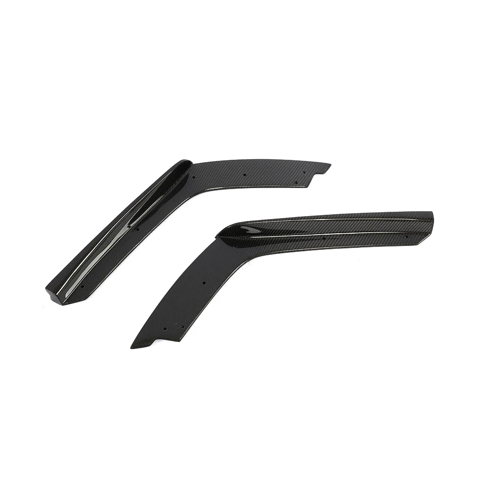 Carbon fibre rear bumper corner for BMW M4 F82 showing weave pattern