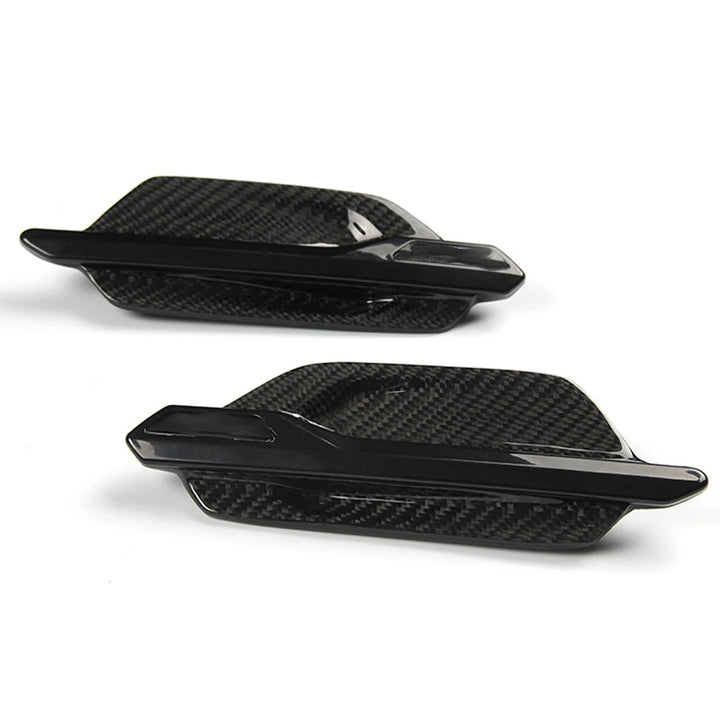 Carbon fibre side vent for BMW M2 F87 fender showing weave pattern