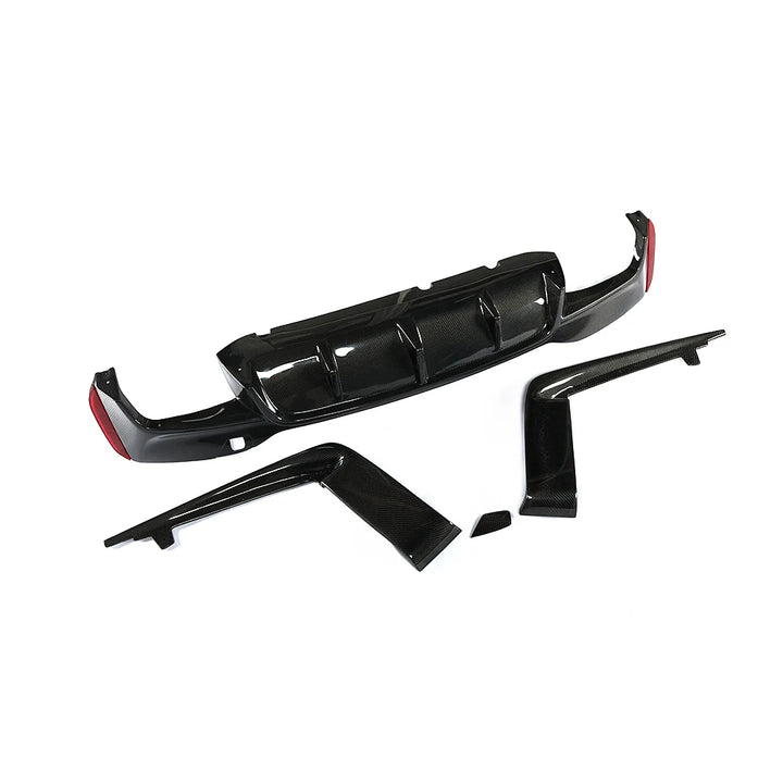 BMW M5 F90 rear diffuser V1 close-up