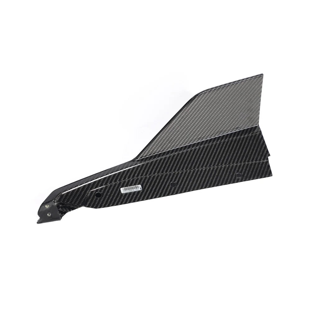 BMW X5M F95 rear bumper carbon fibre corner detail