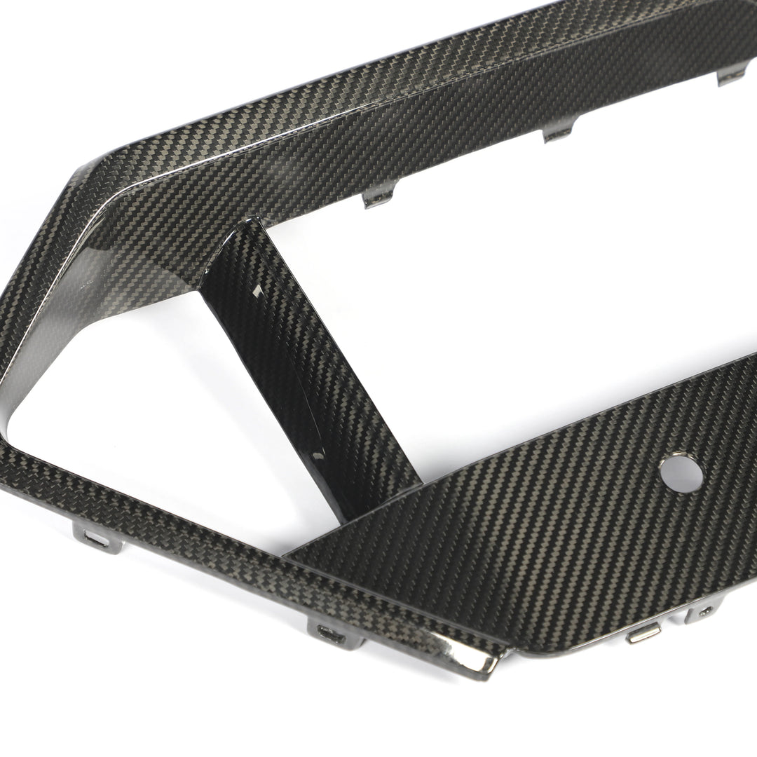 BMW X5M F95 front bumper lower grille carbon fibre detail