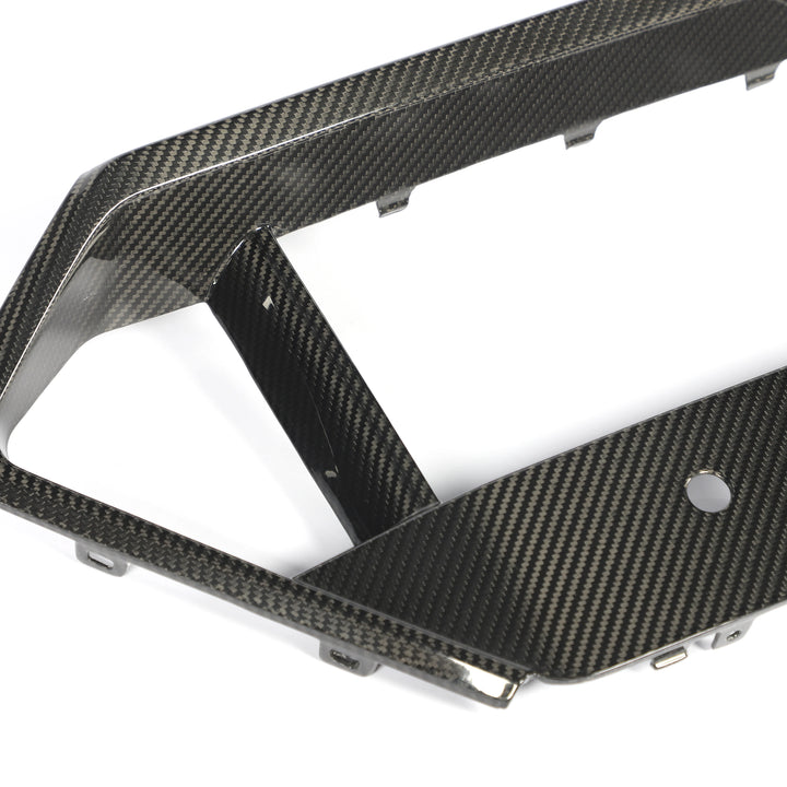 BMW X5M F95 front bumper lower grille carbon fibre detail