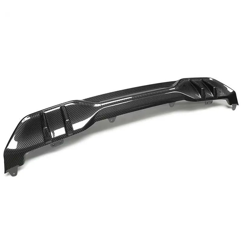 Dry carbon fibre middle diffuser for BMW X5 G05 showing weave