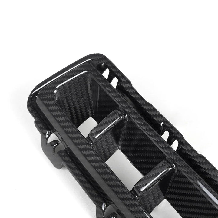 BMW X5 G05 M Sport LCI front bumper corner close up