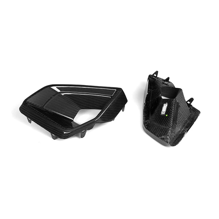 BMW X5 G05 LCI front bumper carbon fibre duct detail