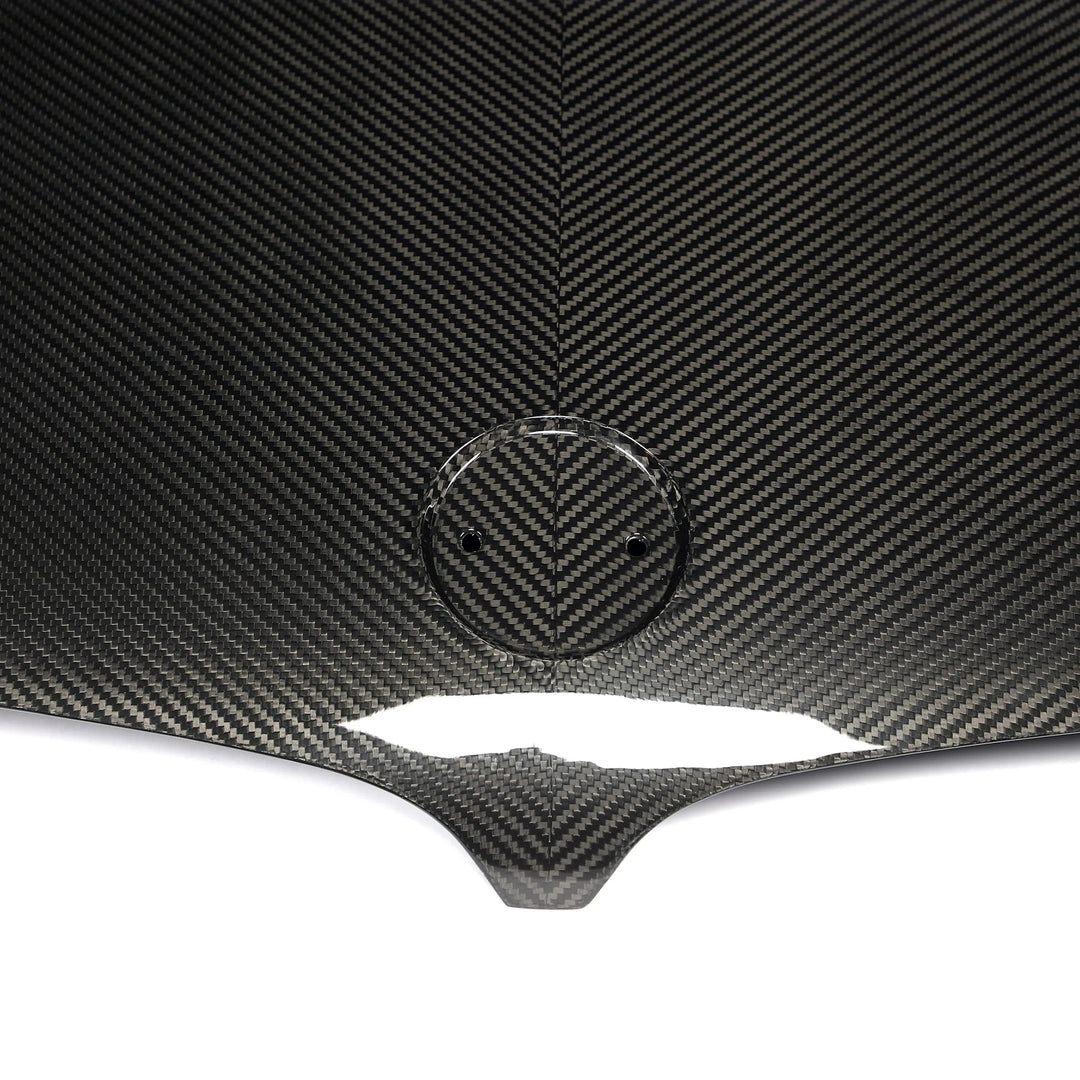 BMW X5 G05 dry carbon fibre bonnet close-up