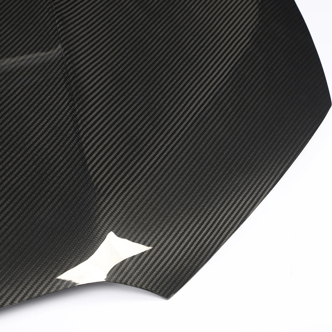 BMW X5 G05 dry carbon fibre bonnet close-up of the bonnet edge