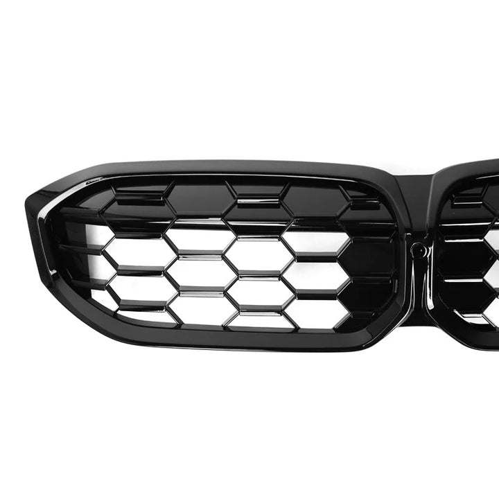 BMW G21 Touring LCI diamond grille close-up