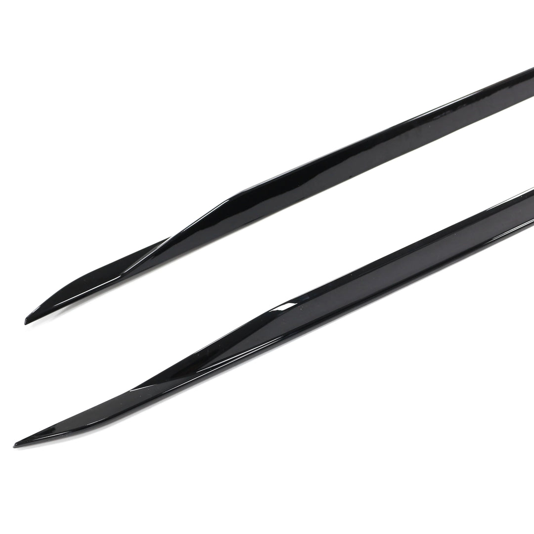 Dry carbon fibre side skirt for BMW G60 M Sport showing weave