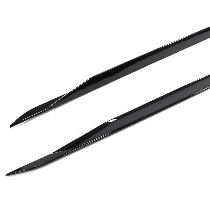 Dry carbon fibre side skirt for BMW G60 M Sport showing weave