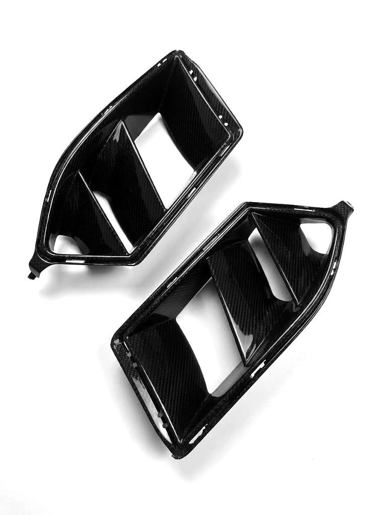 Dry carbon fibre bumper duct for BMW G80 M3 showing weave pattern