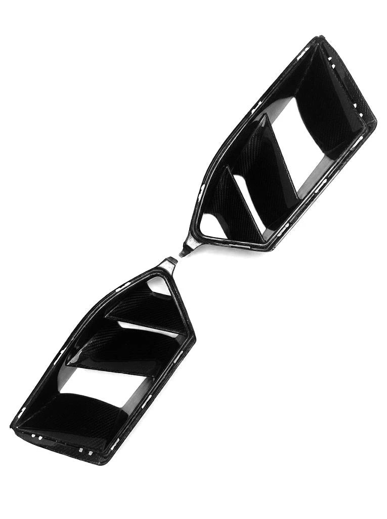 BMW M3 G81 Touring dry carbon fibre bumper duct detail