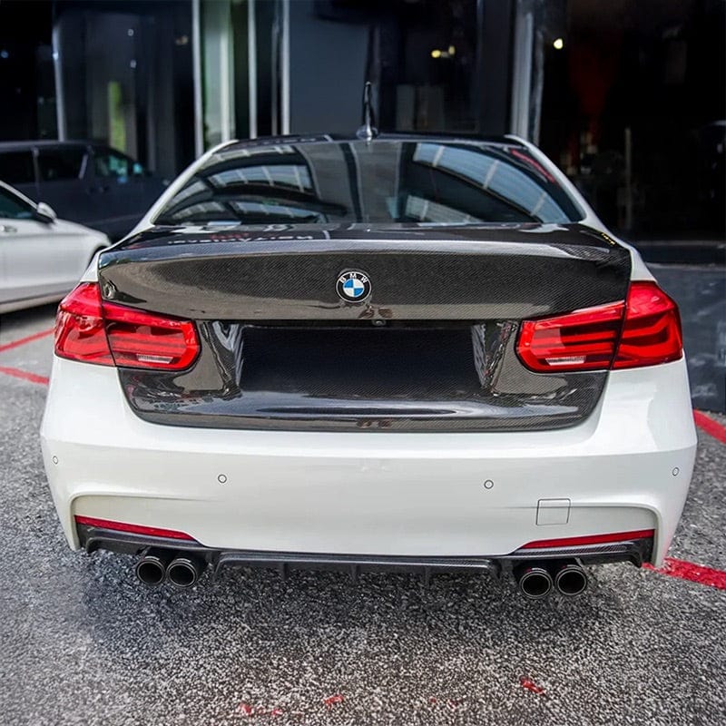 BMW 3 Series F30 bootlid installed