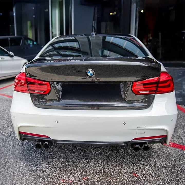 BMW 3 Series F30 bootlid installed
