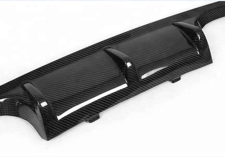 BMW M3/M4 F80/F82/F83 carbon fibre diffuser vertical fin channels close-up