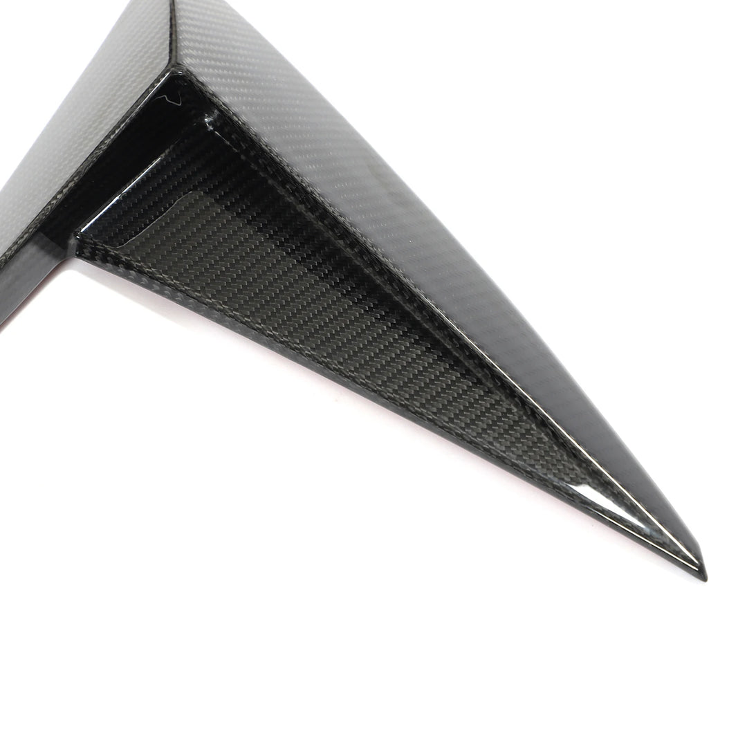 Lamborghini Urus fender vent trim close-up