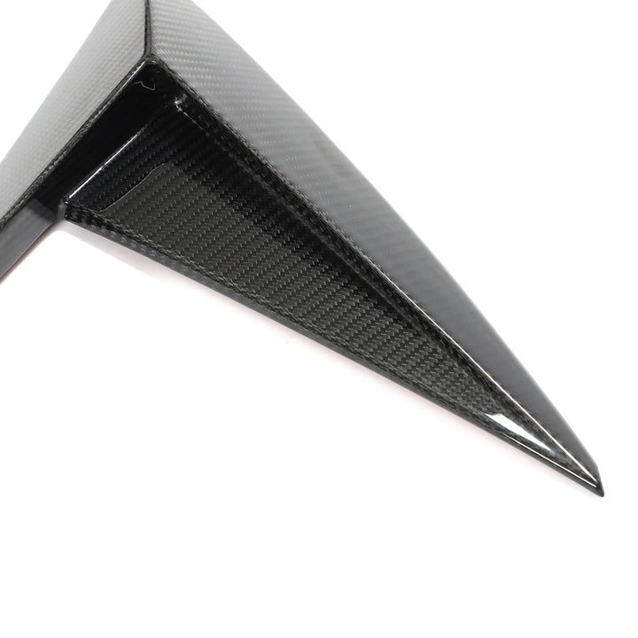 Lamborghini Urus fender vent trim close-up