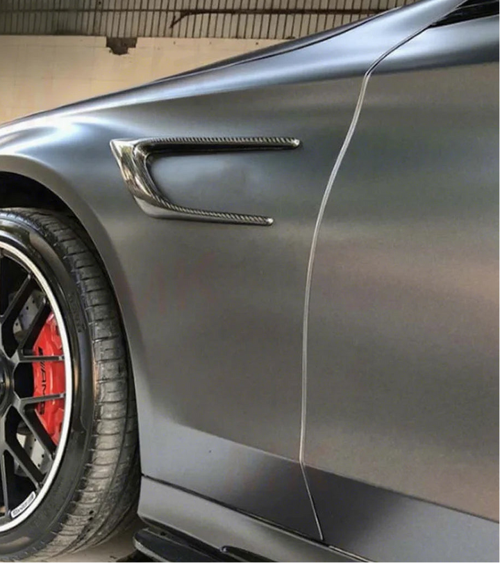 Mercedes C63S W205 Coupé wing trim installed