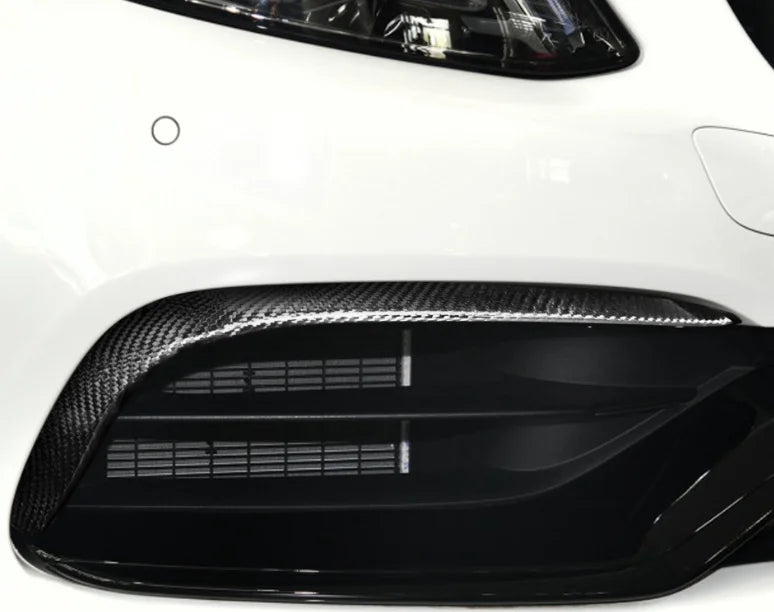 Mercedes C63S W205 Coupé front vent trim installed