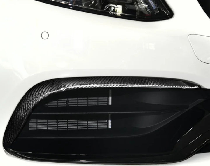 Mercedes C63S W205 Coupé front vent trim installed