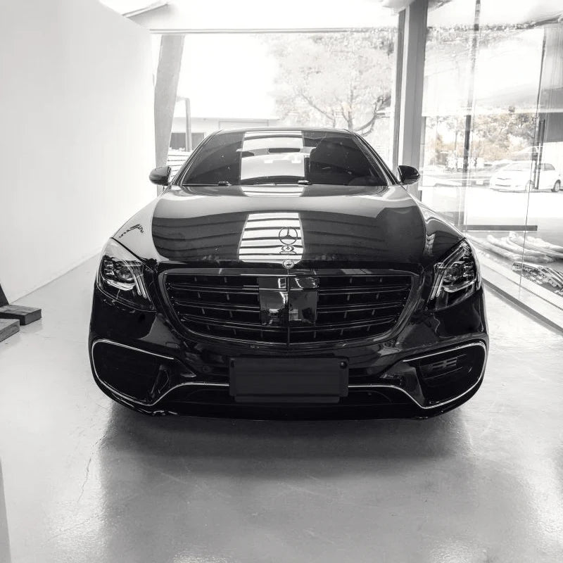 Gloss black front grille fitted to Mercedes-AMG S63 W222 saloon, front view