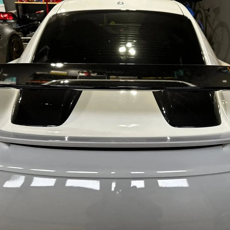 Dry carbon fibre air scoop for Porsche 911 GT3 showing weave