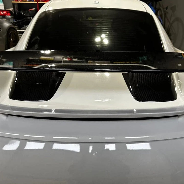 Dry carbon fibre air scoop for Porsche 911 GT3 showing weave