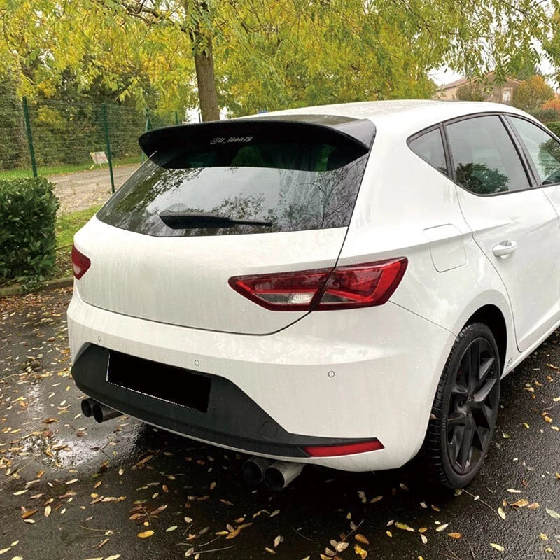 Gloss black roof spoiler fitted to SEAT Leon Mk3 5-door hatchback, side profile