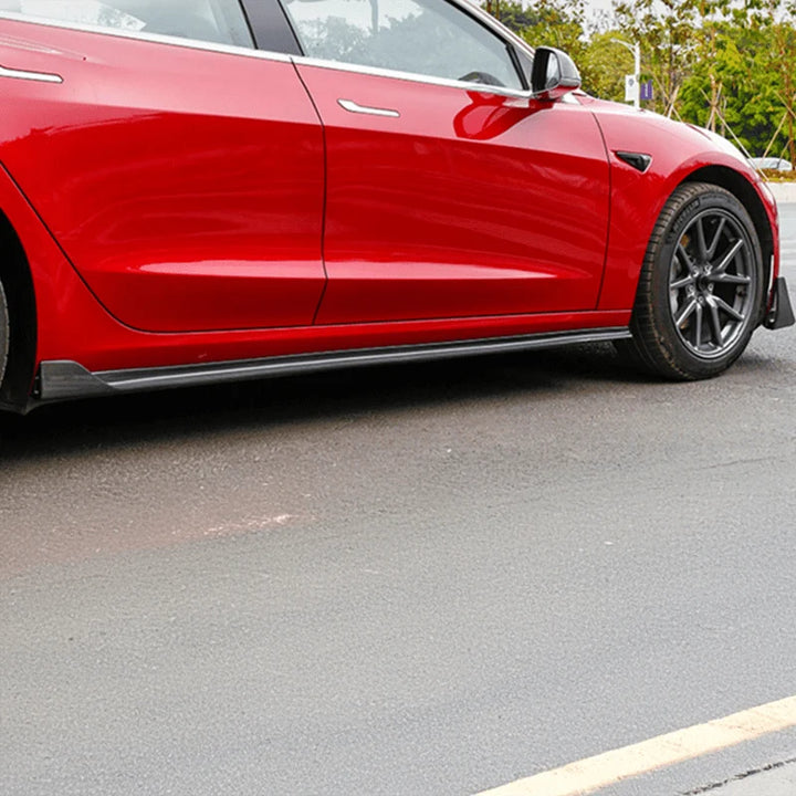 Tesla Model 3 5YJ3 carbon fibre side skirts V1 pair installed