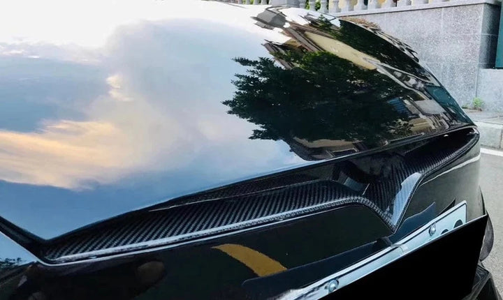 Tesla Model S Facelift grille trim installed