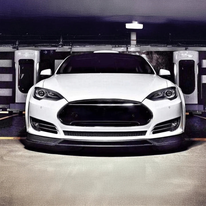 Tesla Model S Pre-Facelift carbon fibre full body kit V1 front view