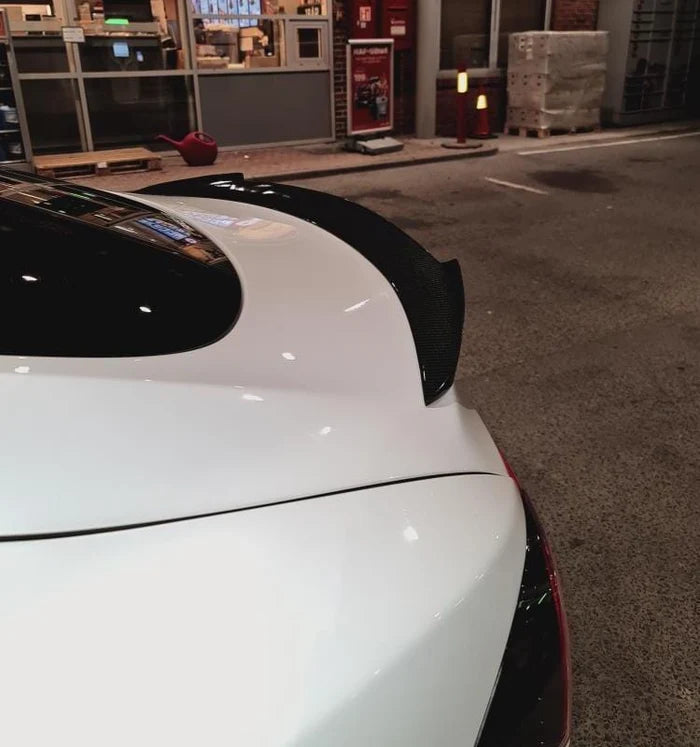 Tesla Model S carbon fibre spoiler installed