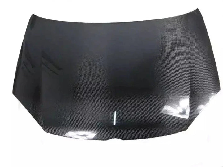 Carbon fibre bonnet replacement for Golf Mk5 SE GTI R32