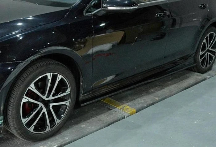 Golf R Mk7.5 carbon fibre side skirt installed