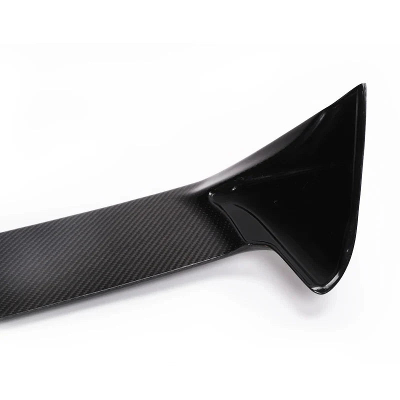Golf GTD Mk7 carbon fibre rear spoiler close-up